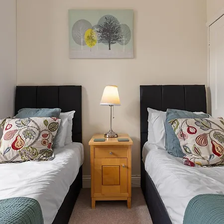 The Victoria - Long - Holiday home